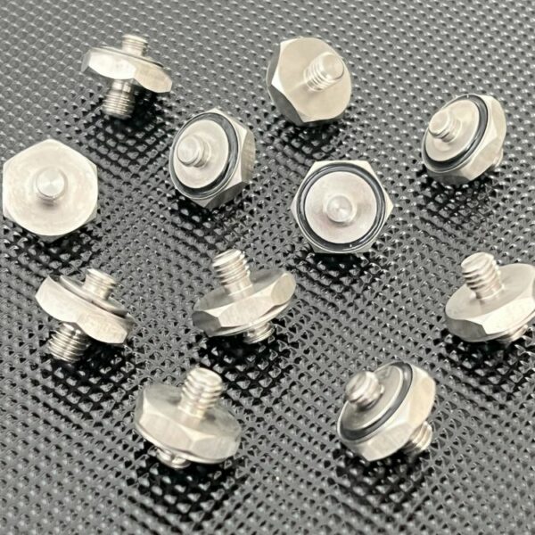 Kemo KMISO-S2 isolated accelerometer mounting stud