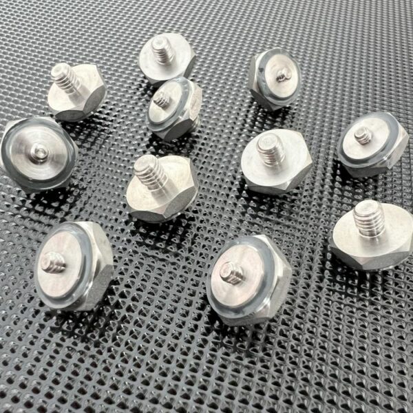 Kemo KMISO-S3 isolated accelerometer mounting stud